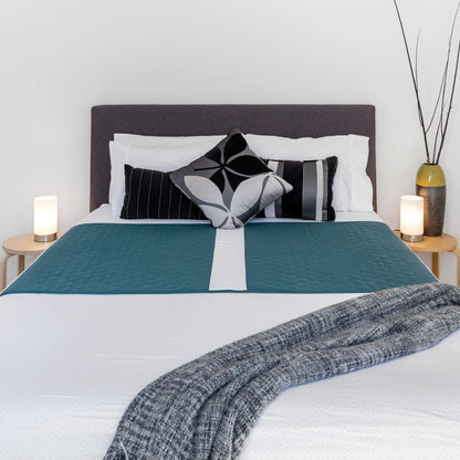 Conni X-wide Dual Reusable Bed Pad with Tuck-ins - Teal Blue
