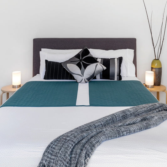 Conni X-wide Dual Reusable Bed Pad with Tuck-ins - Teal Blue